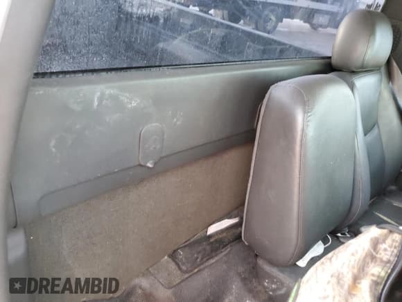 ✅ 2005 Chevrolet Silverado 1500 Work Truck • VIN: 1GCEC14X65Z282738 • Лот: 76191824. Опубликован ранее на Copart с пробегом Не указан. Бесплатный доступ к архиву аукционных продаж из США и подробный отчёт об истории автомобиля на DreamBid. Изображение 10.