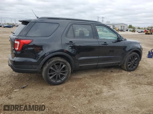 ✅ 2019 Ford Explorer XLT • VIN: 1FM5K8D88KGB03798 • Lot: 87292625. Listed on Copart with 79,940 mi. Free auction sales archive from the USA and detailed vehicle history report at DreamBid. Image 3.