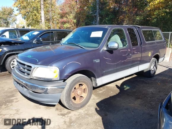 ✅ 2000 Ford F-150 XL • VIN: 1FTZX1720YNA81953 • Lot: 43488074. Wystawiony na IAAI z przebiegiem 144 758 mil. Bezpłatny archiwum sprzedaży aukcyjnych z USA i szczegółowy raport historii pojazdu na DreamBid. Zdjęcie 17.