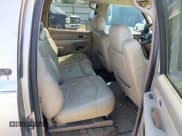 ✅ 2001 Chevrolet Suburban LS • VIN: 3GNEC16T01G267955 • Лот: 43177956. Опубликован ранее на IAAI с пробегом 196 410 миль. Бесплатный доступ к архиву аукционных продаж из США и подробный отчёт об истории автомобиля на DreamBid. Изображение 8.