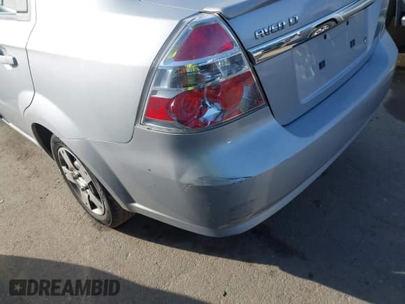 ✅ 2010 Chevrolet Aveo 1LT • VIN: KL1TD5DE1AB107186 • Lot: 41912965. Wystawiony na IAAI z przebiegiem 61 111 mil. Bezpłatny archiwum sprzedaży aukcyjnych z USA i szczegółowy raport historii pojazdu na DreamBid. Zdjęcie 13.