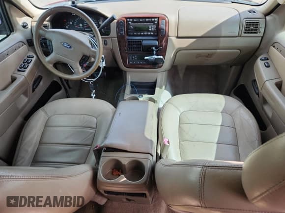 ✅ 2005 Ford Explorer Limited • VIN: 1FMDU65W55UB61476 • Лот: 64595695. Опубликован ранее на Copart с пробегом 226 913 миль. Бесплатный доступ к архиву аукционных продаж из США и подробный отчёт об истории автомобиля на DreamBid. Изображение 8.