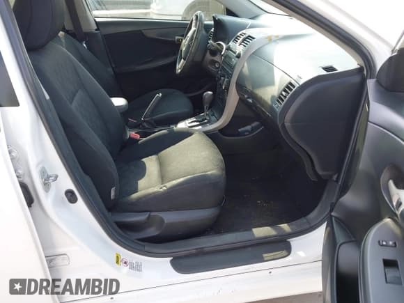 ✅ 2009 Toyota Corolla LE • VIN: 1NXBU40E39Z144417 • Lot: 43713997. Listed on IAAI with 223,836 mi. Free auction sales archive from the USA and detailed vehicle history report at DreamBid. Image 5.
