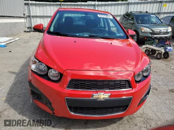 2015 Chevrolet Sonic LT z VIN 1G1JC5SG3F4139150, wystawiony jako Copart lot #67015864 z przebiegiem 39 057 mil mil oraz Szkoda całkowita • Salvage title. Historia ofert i sprzedaży dostępna na DreamBid. Obrazek 5.