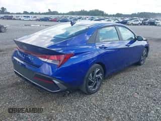 2025 Hyundai Elantra SEL Sport с VIN KMHLM4DG4SU949574, выставлен на аукционе IAAI как лот 42880293 с пробегом 5 590 миль миль и . История ставок и продаж доступна на DreamBid. Изображение 4.