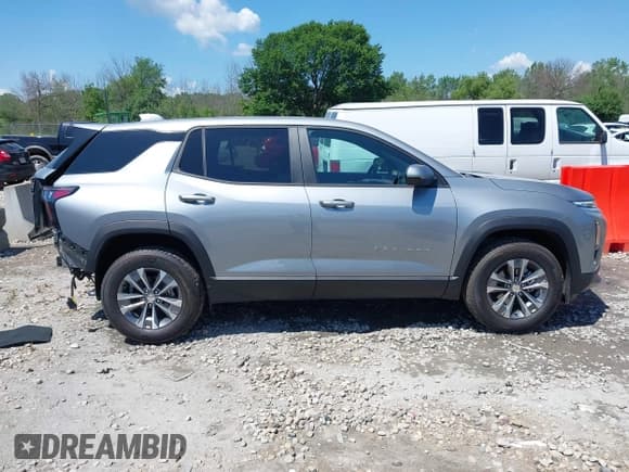 ✅ 2025 Chevrolet Equinox AWD LT • VIN: 3GNAXPEG7SL135536 • Lot: 42623223. Wystawiony na IAAI z przebiegiem 3 303 mil. Bezpłatny archiwum sprzedaży aukcyjnych z USA i szczegółowy raport historii pojazdu na DreamBid. Zdjęcie 14.