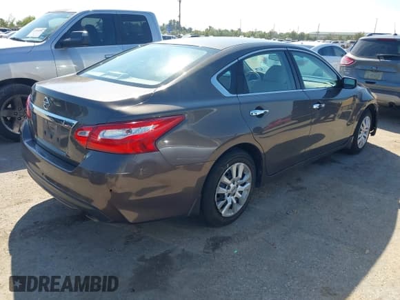 ✅ 2016 Nissan Altima S • VIN: 1N4AL3AP6GN318202 • Lot: 43552301. Listed on IAAI with 195,060 mi. Free auction sales archive from the USA and detailed vehicle history report at DreamBid. Image 4.