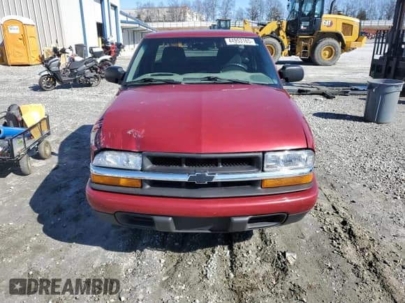 ✅ 2002 Chevrolet S-10 LS • VIN: 1GCCS19W528136777 • Лот: 44953165. Опубликован ранее на Copart с пробегом 128 106 миль. Бесплатный доступ к архиву аукционных продаж из США и подробный отчёт об истории автомобиля на DreamBid. Изображение 5.