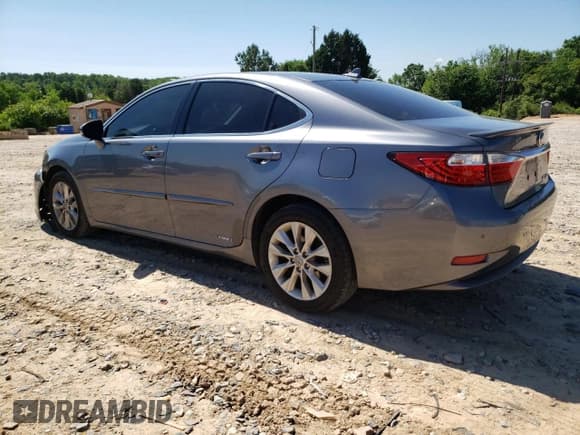 ✅ 2014 Lexus ES 300h • VIN: JTHBW1GG5E2040486 • Lot: 55957025. Wystawiony na Copart z przebiegiem 174 819 mil. Bezpłatny archiwum sprzedaży aukcyjnych z USA i szczegółowy raport historii pojazdu na DreamBid. Zdjęcie 2.