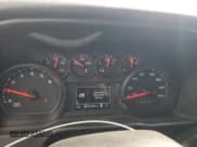 ✅ 2019 Chevrolet Silverado 1500 Custom • VIN: 1GCRYBEH1KZ276681 • Lot: 53065615. Wystawiony na Copart z przebiegiem 192 829 mil. Bezpłatny archiwum sprzedaży aukcyjnych z USA i szczegółowy raport historii pojazdu na DreamBid. Zdjęcie 9.