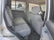 ✅ 2006 Jeep Commander • VIN: 1J8HH48NX6C269125 • Lot: 84370915. Listed on Copart with 144,143 mi. Free auction sales archive from the USA and detailed vehicle history report at DreamBid. Image 6.