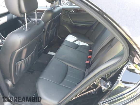 ✅ 2007 Mercedes-Benz C 280 Luxury • VIN: WDBRF92HX7F930801 • Lot: 41957015. Wystawiony na IAAI z przebiegiem 117 960 mil. Bezpłatny archiwum sprzedaży aukcyjnych z USA i szczegółowy raport historii pojazdu na DreamBid. Zdjęcie 8.