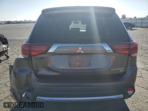 ✅ 2016 Mitsubishi Outlander SE • VIN: JA4AZ3A36GZ018927 • Lot: 69678655. Wystawiony na Copart z przebiegiem 83 541 mil. Bezpłatny archiwum sprzedaży aukcyjnych z USA i szczegółowy raport historii pojazdu na DreamBid. Zdjęcie 6.