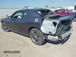 ✅ 2019 Dodge Challenger SXT • VIN: 2C3CDZGG9KH759872 • Lot: 43319625. Wystawiony na IAAI z przebiegiem Nie podano. Bezpłatny archiwum sprzedaży aukcyjnych z USA i szczegółowy raport historii pojazdu na DreamBid. Zdjęcie 3.