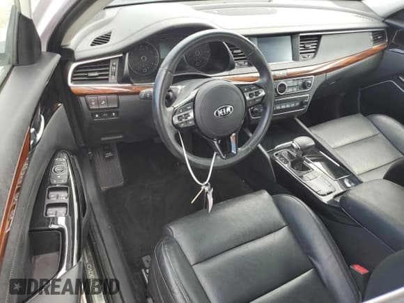 ✅ 2019 Kia Cadenza Premium • VIN: KNALB4J12K5167033 • Lot: 74997824. Listed on Copart with 56,307 mi. Free auction sales archive from the USA and detailed vehicle history report at DreamBid. Image 8.