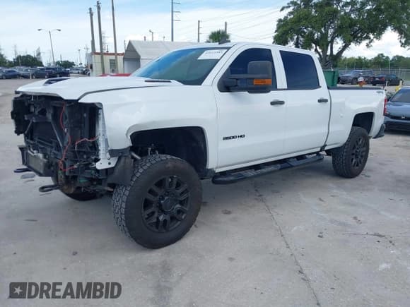 ✅ 2017 Chevrolet Silverado 2500HD Work Truck • VIN: 1GC1KUEY2HF229468 • Lot: 42615385. Wystawiony na IAAI z przebiegiem 88 472 mil. Bezpłatny archiwum sprzedaży aukcyjnych z USA i szczegółowy raport historii pojazdu na DreamBid. Zdjęcie 17.