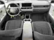 ✅ 2024 Hyundai Ioniq 5 SE Standard Range • VIN: KM8KM4DB3RU251371 • Lot: 53252665. Wystawiony na Copart z przebiegiem 10 947 mil. Bezpłatny archiwum sprzedaży aukcyjnych z USA i szczegółowy raport historii pojazdu na DreamBid. Zdjęcie 8.