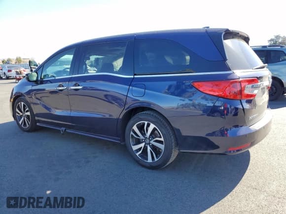 ✅ 2018 Honda Odyssey Elite • VIN: 5FNRL6H95JB069998 • Lot: 82578705. Listed on Copart with 72,158 mi. Free auction sales archive from the USA and detailed vehicle history report at DreamBid. Image 2.