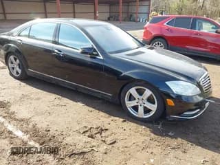 ✅ 2012 Mercedes-Benz S 550 • VIN: WDDNG9EB2CA430228 • Lot: 43903583. Wystawiony na IAAI z przebiegiem 155 602 mil. Bezpłatny archiwum sprzedaży aukcyjnych z USA i szczegółowy raport historii pojazdu na DreamBid. Zdjęcie 1.