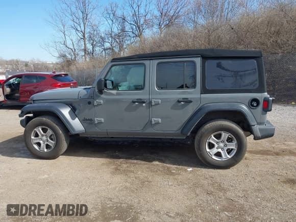 ✅ 2021 Jeep Wrangler Unlimited Sport S • VIN: 1C4HJXDG9MW836411 • Lot: 41844148. Listed on IAAI with 17,955 mi. Free auction sales archive from the USA and detailed vehicle history report at DreamBid. Image 15.