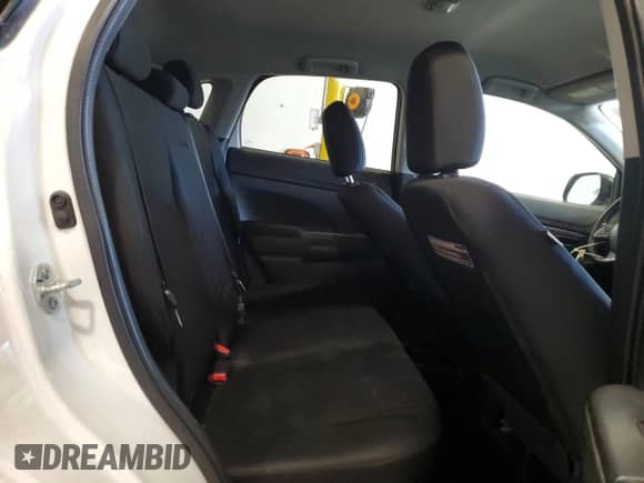 2015 Mitsubishi Outlander ES с VIN 4A4AR3AU7FE030534, выставлен на аукционе Copart как лот 86246785 с пробегом 97 597 миль миль и Списание • Salvage title. История ставок и продаж доступна на DreamBid. Изображение 10.