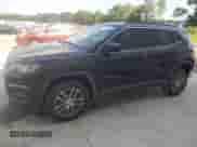 2020 Jeep Compass Altitude с VIN 3C4NJDBB8LT251770, выставлен на аукционе Copart как лот 68933835 с пробегом 88 937 миль миль и Списание • Salvage title. История ставок и продаж доступна на DreamBid. Изображение 1.