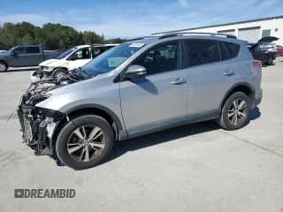 ✅ 2018 Toyota RAV4 XLE • VIN: 2T3WFREV9JW461938 • Лот: 84591155. Опубликован ранее на Copart с пробегом 81 219 миль. Бесплатный доступ к архиву аукционных продаж из США и подробный отчёт об истории автомобиля на DreamBid. Изображение 1.