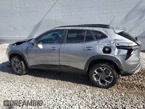 2025 Chevrolet Trax LT z VIN KL77LHEPXSC210386, wystawiony jako Copart lot #86716555 z przebiegiem Nie podano mil oraz Szkoda całkowita • Salvage title. Historia ofert i sprzedaży dostępna na DreamBid. Obrazek 2.