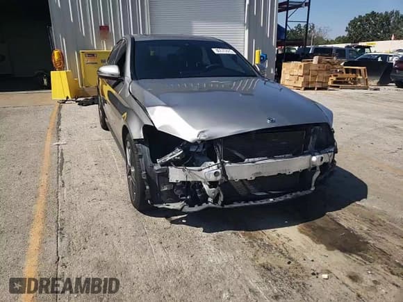 ✅ 2020 Mercedes-Benz C 300 • VIN: WDDWF8EB2LR527397 • Lot: 80670825. Wystawiony na Copart z przebiegiem 64 331 mil. Bezpłatny archiwum sprzedaży aukcyjnych z USA i szczegółowy raport historii pojazdu na DreamBid. Zdjęcie 14.