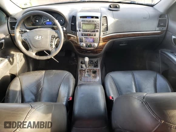 ✅ 2011 Hyundai Santa Fe Limited • VIN: 5XYZKDAG1BG008934 • Lot: 86158264. Listed on Copart with 187,920 mi. Free auction sales archive from the USA and detailed vehicle history report at DreamBid. Image 8.