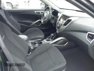 ✅ 2016 Hyundai Veloster • VIN: KMHTC6AD0GU248689 • Lot: 41559895. Wystawiony na IAAI z przebiegiem 91 111 mil. Bezpłatny archiwum sprzedaży aukcyjnych z USA i szczegółowy raport historii pojazdu na DreamBid. Zdjęcie 5.