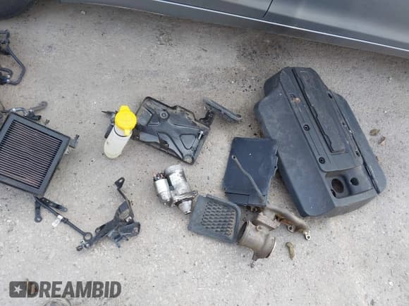 ✅ 2017 Jeep Renegade Sport • VIN: ZACCJAAHXHPG09784 • Lot: 41891869. Listed on IAAI with 92,798 mi. Free auction sales archive from the USA and detailed vehicle history report at DreamBid. Image 18.