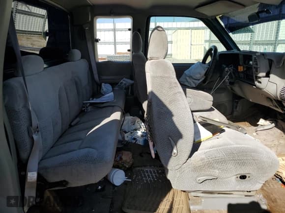 ✅ 1998 GMC Sierra 1500 • VIN: 2GTEK19R8W1537316 • Лот: 85096605. Опубликован ранее на Copart с пробегом 163 922 миль. Бесплатный доступ к архиву аукционных продаж из США и подробный отчёт об истории автомобиля на DreamBid. Изображение 10.