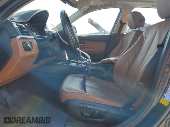 ✅ 2012 BMW 3 Series 328i • VIN: WBA3A5C5XCF346182 • Lot: 82139475. Wystawiony na Copart z przebiegiem 137 574 mil. Bezpłatny archiwum sprzedaży aukcyjnych z USA i szczegółowy raport historii pojazdu na DreamBid. Zdjęcie 7.