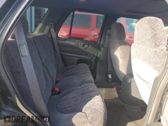 ✅ 1998 GMC Jimmy SLE • VIN: 1GKDT13W6W2543854 • Lot: 76004664. Wystawiony na Copart z przebiegiem 157 457 mil. Bezpłatny archiwum sprzedaży aukcyjnych z USA i szczegółowy raport historii pojazdu na DreamBid. Zdjęcie 10.