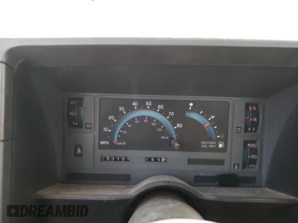 ✅ 1992 Chevrolet S-10 • VIN: 1GCCS14R6N8218748 • Lot: 92470245. Wystawiony na Copart z przebiegiem 237 123 mil. Bezpłatny archiwum sprzedaży aukcyjnych z USA i szczegółowy raport historii pojazdu na DreamBid. Zdjęcie 9.