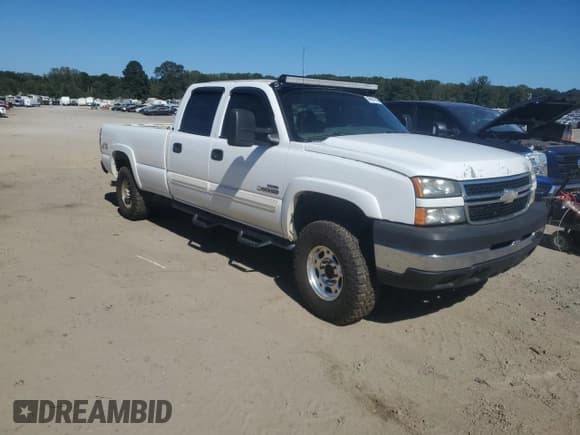 ✅ 2006 Chevrolet Silverado 2500HD LT3 • VIN: 1GCHK23D36F221167 • Lot: 86684725. Wystawiony na Copart z przebiegiem 404 036 mil. Bezpłatny archiwum sprzedaży aukcyjnych z USA i szczegółowy raport historii pojazdu na DreamBid. Zdjęcie 4.