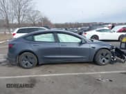 ✅ 2023 Tesla Model 3 • VIN: 5YJ3E1EA9PF426173 • Lot: 41351098. Wystawiony na IAAI z przebiegiem Nie podano. Bezpłatny archiwum sprzedaży aukcyjnych z USA i szczegółowy raport historii pojazdu na DreamBid. Zdjęcie 13.