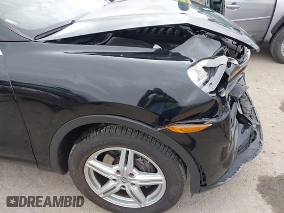 ✅ 2011 Porsche Cayenne • VIN: WP1AA2A2XBLA05624 • Lot: 42075578. Wystawiony na IAAI z przebiegiem 75 778 mil. Bezpłatny archiwum sprzedaży aukcyjnych z USA i szczegółowy raport historii pojazdu na DreamBid. Zdjęcie 17.