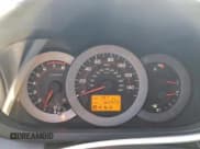 ✅ 2011 Toyota RAV4 Sport • VIN: JTMRK4DV3B5103854 • Lot: 96038135. Wystawiony na Copart z przebiegiem 62 929 mil. Bezpłatny archiwum sprzedaży aukcyjnych z USA i szczegółowy raport historii pojazdu na DreamBid. Zdjęcie 9.