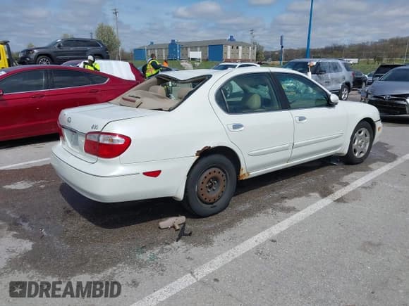 ✅ 2000 Infiniti I30 Luxury • VIN: JNKCA31A2YT200213 • Lot: 41922366. Wystawiony na IAAI z przebiegiem Nie podano. Bezpłatny archiwum sprzedaży aukcyjnych z USA i szczegółowy raport historii pojazdu na DreamBid. Zdjęcie 4.