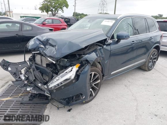 ✅ 2023 Volvo XC90 Plus • VIN: YV4L12PNXP1982418 • Lot: 39180795. Listed on IAAI with 8,924 mi. Free auction sales archive from the USA and detailed vehicle history report at DreamBid. Image 2.