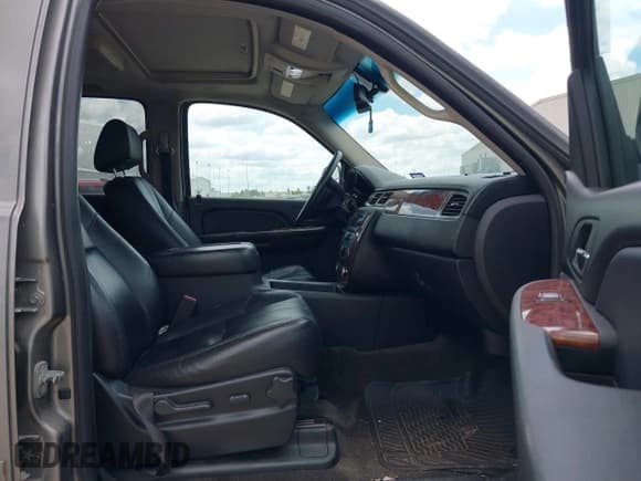 ✅ 2008 Chevrolet Suburban 3LT • VIN: 1GNFC16J78J228338 • Lot: 42241903. Listed on IAAI with 179,251 mi. Free auction sales archive from the USA and detailed vehicle history report at DreamBid. Image 5.