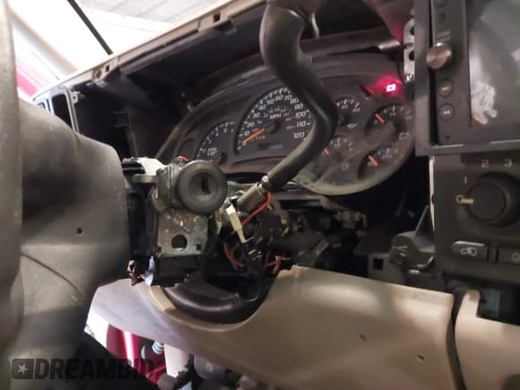 ✅ 2003 Chevrolet Silverado 1500 Work Truck • VIN: 1GCEC14V43Z178177 • Лот: 43516909. Опубликован ранее на IAAI с пробегом Не указан. Бесплатный доступ к архиву аукционных продаж из США и подробный отчёт об истории автомобиля на DreamBid. Изображение 6.