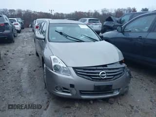 ✅ 2012 Nissan Altima S • VIN: 1N4AL2AP6CN452096 • Lot: 43647705. Wystawiony na IAAI z przebiegiem 139 411 mil. Bezpłatny archiwum sprzedaży aukcyjnych z USA i szczegółowy raport historii pojazdu na DreamBid. Zdjęcie 1.