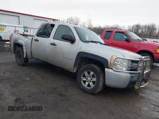 ✅ 2007 Chevrolet Silverado 1500 LS • VIN: 2GCEK13C071562250 • Lot: 41093124. Wystawiony na IAAI z przebiegiem 210 192 mil. Bezpłatny archiwum sprzedaży aukcyjnych z USA i szczegółowy raport historii pojazdu na DreamBid. Zdjęcie 1.
