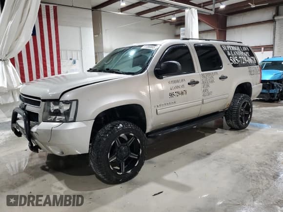 ✅ 2009 Chevrolet Suburban Commercial • VIN: 1GNFK163X9R239129 • Lot: 91366865. Listed on Copart with 205,946 mi. Free auction sales archive from the USA and detailed vehicle history report at DreamBid. Image 1.