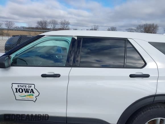 ✅ 2020 Ford Explorer • VIN: 1FMSK8BH6LGA19650 • Lot: 40907355. Listed on IAAI with 105,816 mi. Free auction sales archive from the USA and detailed vehicle history report at DreamBid. Image 15.