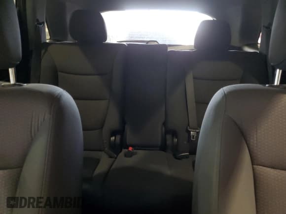 ✅ 2013 Kia Sorento LX • VIN: 5XYKT3A66DG409222 • Lot: 51372325. Listed on Copart with 111,017 mi. Free auction sales archive from the USA and detailed vehicle history report at DreamBid. Image 10.