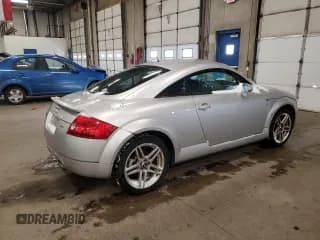 ✅ 2001 Audi TT • VIN: TRUWT28N011004306 • Lot: 86205014. Wystawiony na Copart z przebiegiem 119 434 mil. Bezpłatny archiwum sprzedaży aukcyjnych z USA i szczegółowy raport historii pojazdu na DreamBid. Zdjęcie 3.